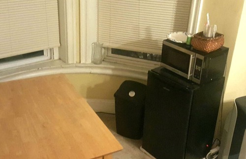 Bloomingdale House | Cozy King Size Room in Bloomingdale, Washington D.C. Room F