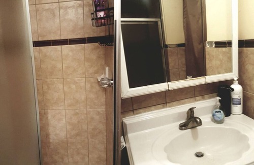Bloomingdale House | Cozy King Size Room in Bloomingdale, Washington D.C. Room F