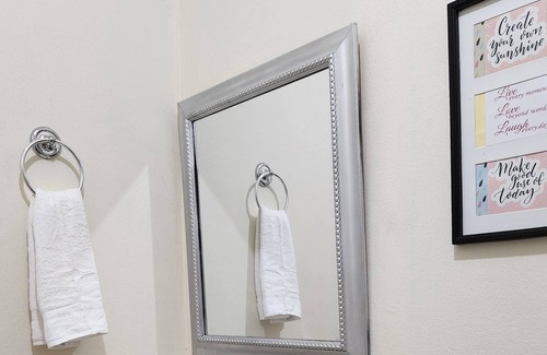 Beverly Hills Apartment | Cozy Kingston Getaway Ideally located