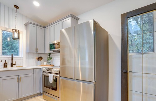 Inglewood-Finn Hill Cottage | Cozy Kirkland Cottage Near Saint Edward State Park
