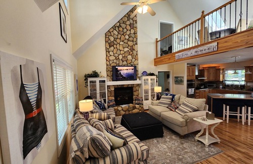 Lake City House | Cozy Lake House Hideaway w/hot tub