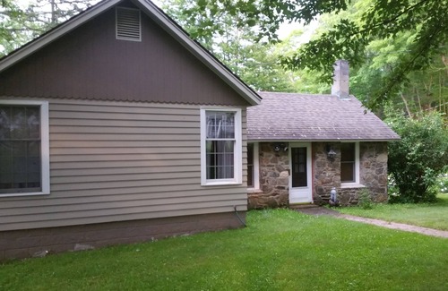 Pawling House | Cozy lake house retreat!