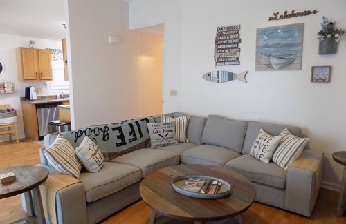 Crittenden House | Cozy Lake House