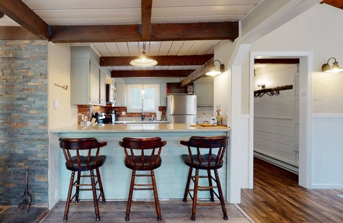 Gilford Ski Chalet | Cozy Lake Winnipesaukee & Gunstock Mnt. Chalet!