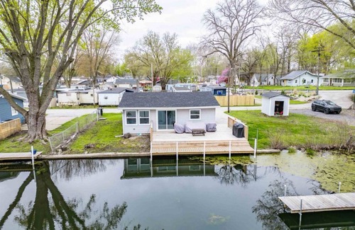 Leesburg House | Cozy lakefront home on Big Barbee Lake