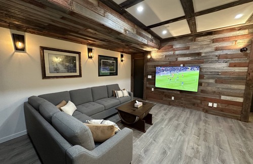 Kamloops Resort | Cozy lakeside golf resort in Tobiano