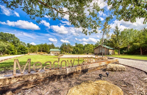 Sand Springs Cabin | Cozy Lakeside Log Cabin Steps From the Lake