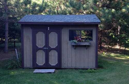 Webster Cottage | Cozy lil' Cottage is nestled in rolling hills and peaceful pines