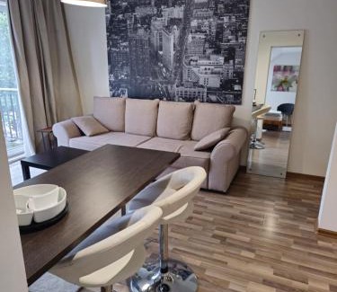 Kesklinn Apartment | Cozy Little Penthouse Free Parking
