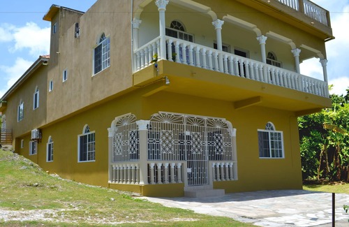 Port Antonio Apartment | Cozy Locale Inn
