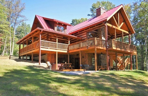 Fox Valley Cabin | Cozy lodge