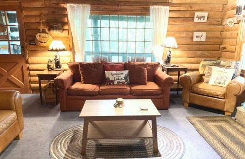 Sky Valley Cabin | Cozy log cabin in North Georgia