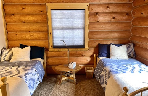Rome Cabin | Cozy Log Cabin with fireplace, pool table, deck, and spacious kitchen!