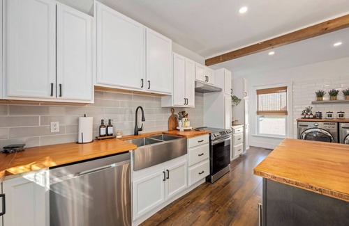 North London Apartment | Cozy Luxe Apartment Near Western & St. Joseph’s