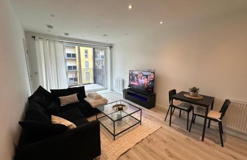 Thames Other | Cozy, luxury Spacious Room in shared apartment