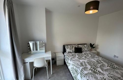 Thames Other | Cozy, luxury Spacious Room in shared apartment