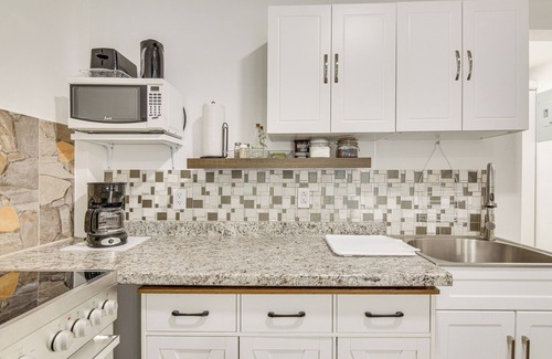 West Little Havana Cottage | Cozy Miami Cottage: 5 Mi to Dtwn!