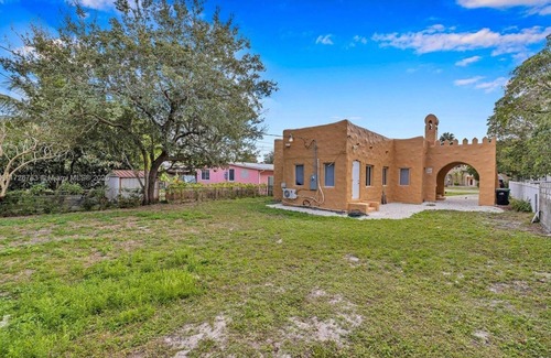 Opa-Locka House | Cozy Miami Villa Retreat