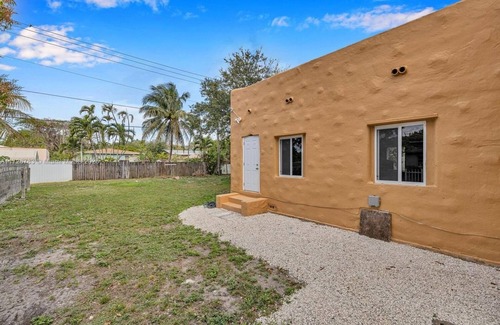 Opa-Locka House | Cozy Miami Villa Retreat