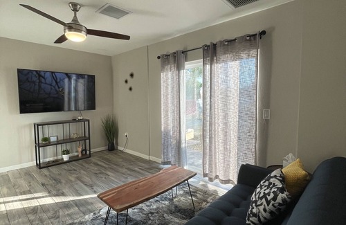 Prescott Valley Units House | Cozy MidCentury EntireApt 1-Bed/1-Bath