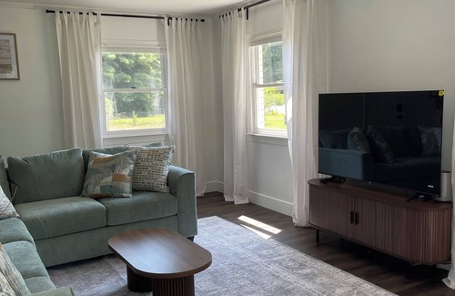 Monroe House | Cozy Minimalistic 3BR Home