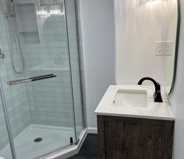 East Orange House | Cozy Modern Condo