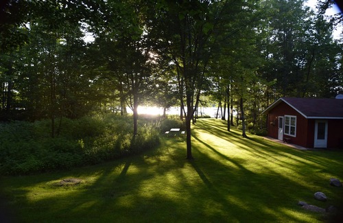 Minocqua Cottage | Cozy modern cottage. Lovely grounds. Private dock. Lake Shishebogama!