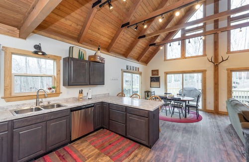 Sky Valley House | Cozy Mountain Retreat w/Hot Tub & Fire Pit