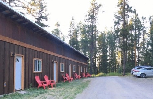 Coram Apartment | “Cozy Mountain Suites - #1 just 5 minutes from Glacier Park”