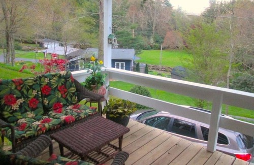 Newland House | Cozy Mtn. Home in Newland