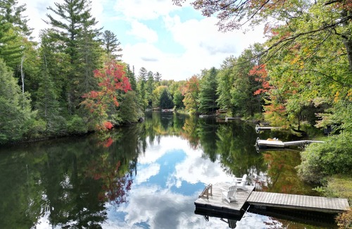 Bracebridge Cabin | Cozy Muskoka Riverfront Cottage