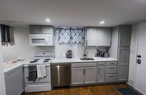 Irvington Apartment | Cozy Newly Renovated Apartment