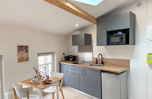 Centre Ville Apartment | Cozy Niort
