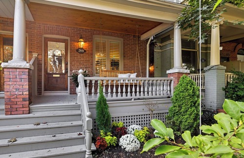 Trinity - Bellwoods House | Cozy Oasis in TO's Best Neighborhood - minutes to A+ art, food, music, fashion