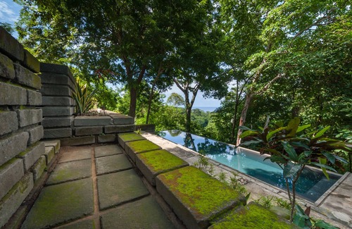 San Juan del Sur Villa | Cozy, ocean view villa set in the jungle canopy in SJDS