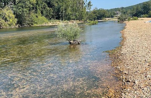Van Buren RV Rental | Cozy on Current River