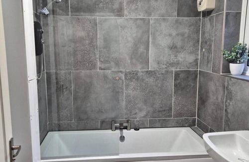 Aylestone Apartment | Cozy Opulent 2 bedroomed Apartment/Maisonette