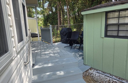 North Myrtle Beach RV Rental | Cozy Park Model home in charming RV Park located in North Myrtle Beach
