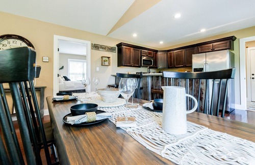 Swannanoa House | Cozy Pet Friendly Summer Retreat, Mountain View Fire Pit Good Location near AVL