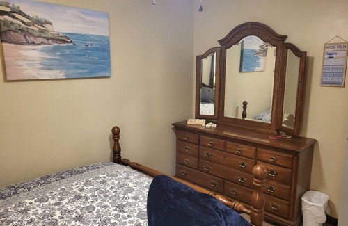Lynchburg House | Cozy, private 2-bedroom guest house, near colleges.