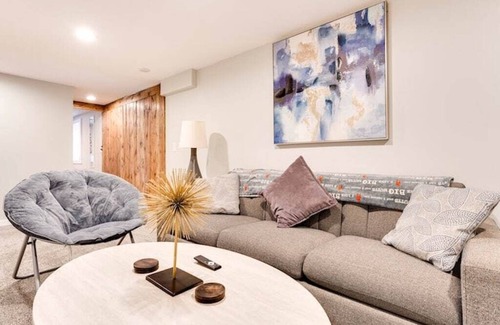 Roseville House | Cozy Private House W/Beautiful View of Lake Owasso!