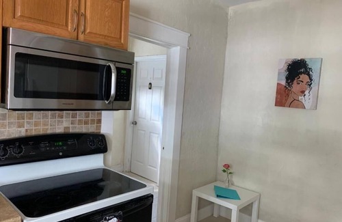 West Little Havana House | Cozy Private Room, near the Airport - Free parking
