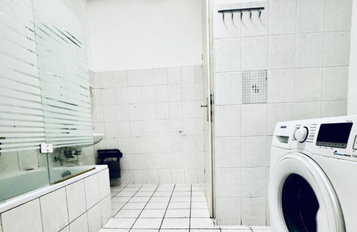 Hernals Apartment | Cozy Private Room | Shared Apt Near Stadthalle
