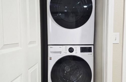North Las Vegas Apartment | Cozy Private Studio in Las Vegas ! Private 2 car driveway.