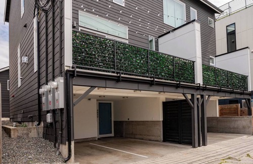 West Seattle Apartment | Cozy Private Studio, Dedicated Parking, 95 Walk Score, West Seattle