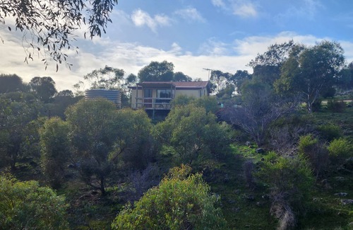 Rockleigh Cottage | Cozy, quiet cottage with outdoor spa overlooking the picturesque Bremer Valley