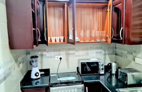 Accra Apartment | Cozy Quiet & Fantastic Close to Highway