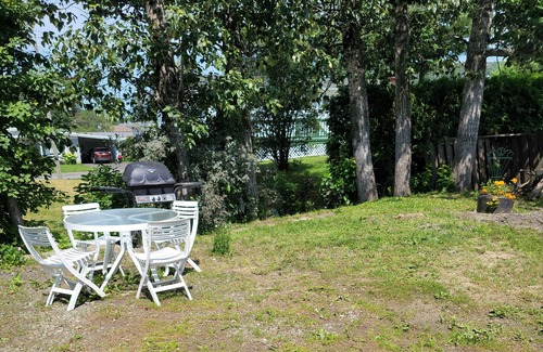 Edmundston House | Cozy quiet place next to hwy smart tv+wifi+netflix