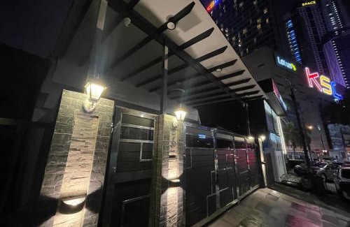 Taman Century House | Cozy R7R6 #Room 2pax #1min walk to KSL #Bathroom