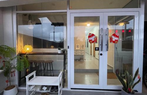 Taman Century House | Cozy R7R6 #Room 2pax #1min walk to KSL #Bathroom